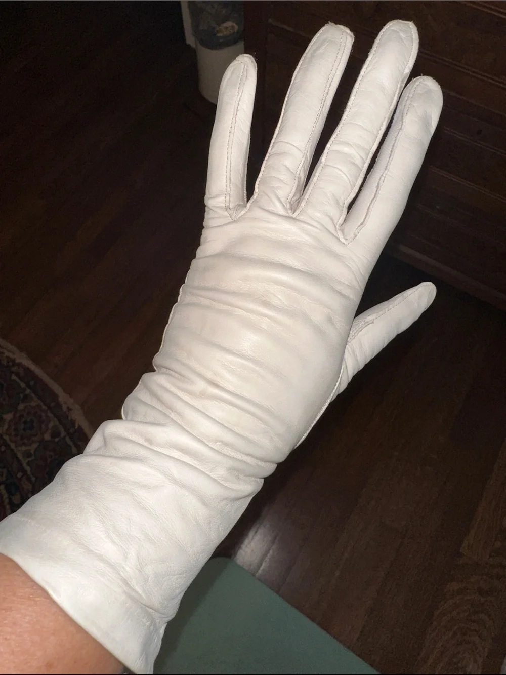 Vintage Off White Leather Gloves